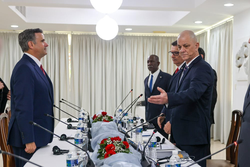 El director de la CIA y el de los servicios de inteligencia cubano el 14 de mayo en La Habana.